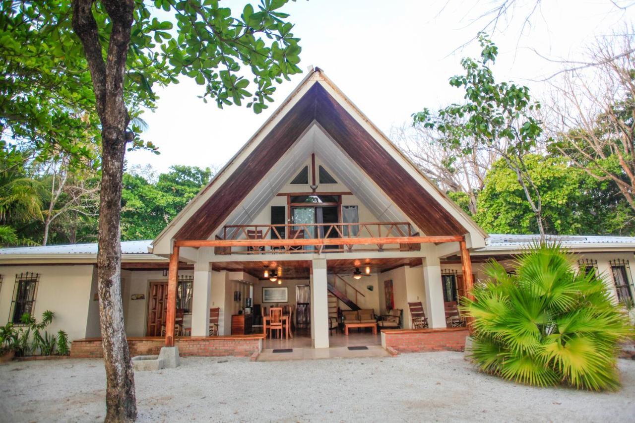 Casa Cecilia Beach Front Playa Santa Teresa  エクステリア 写真